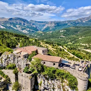 *** Hotel Chateau De France