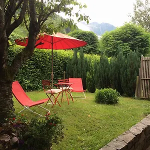 https://chalet-des-petits-loups.hotels-rhonealpes.com