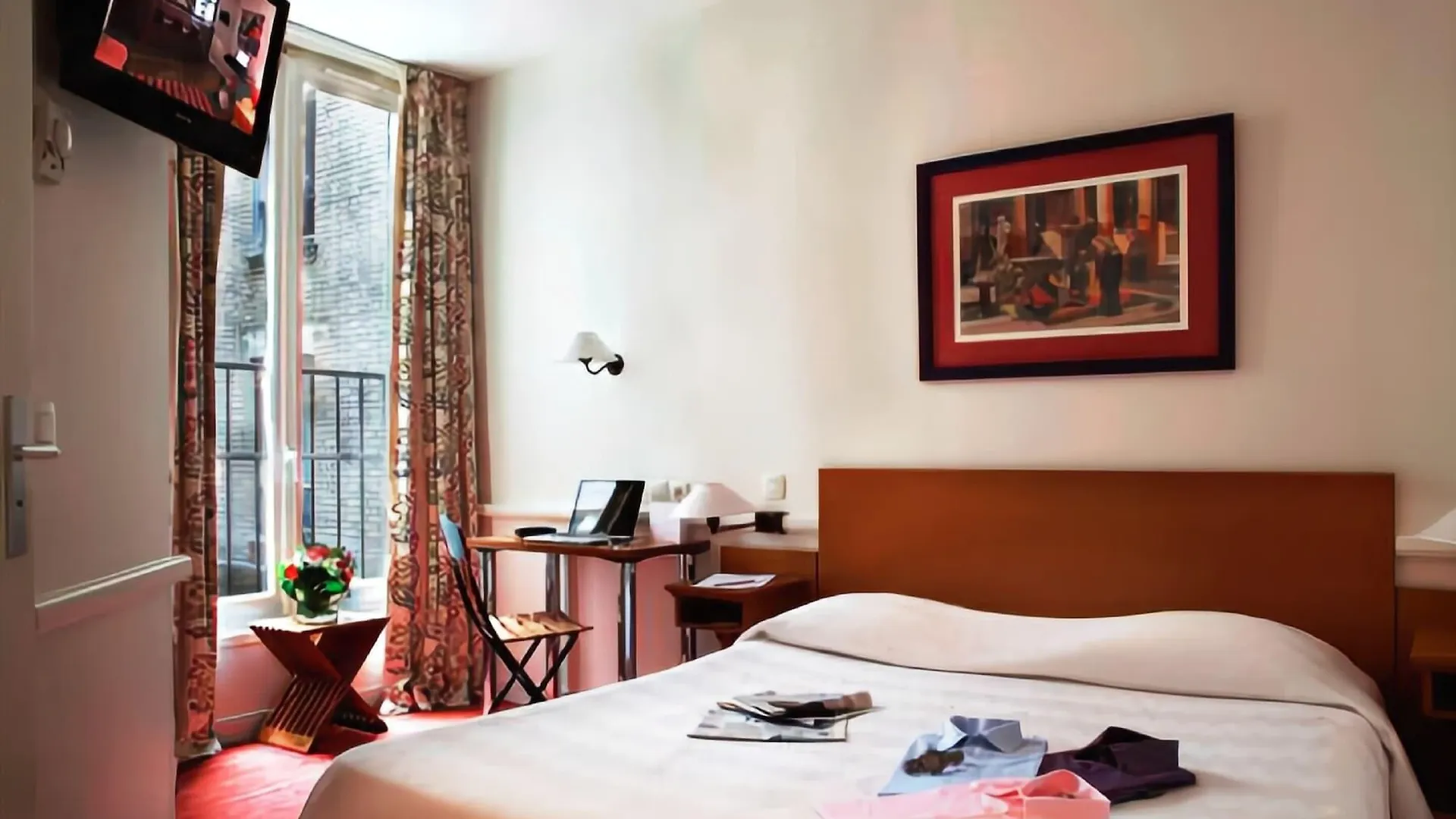 פריז Hotel La Manufacture 3*,  צרפת
