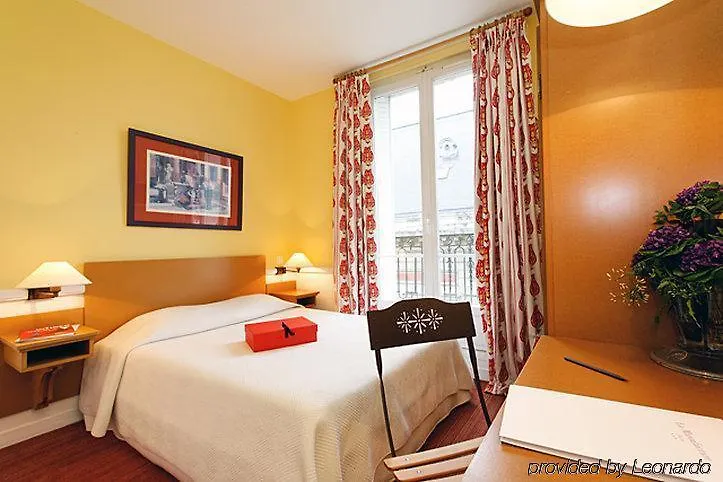 פריז Hotel La Manufacture 3*,  צרפת