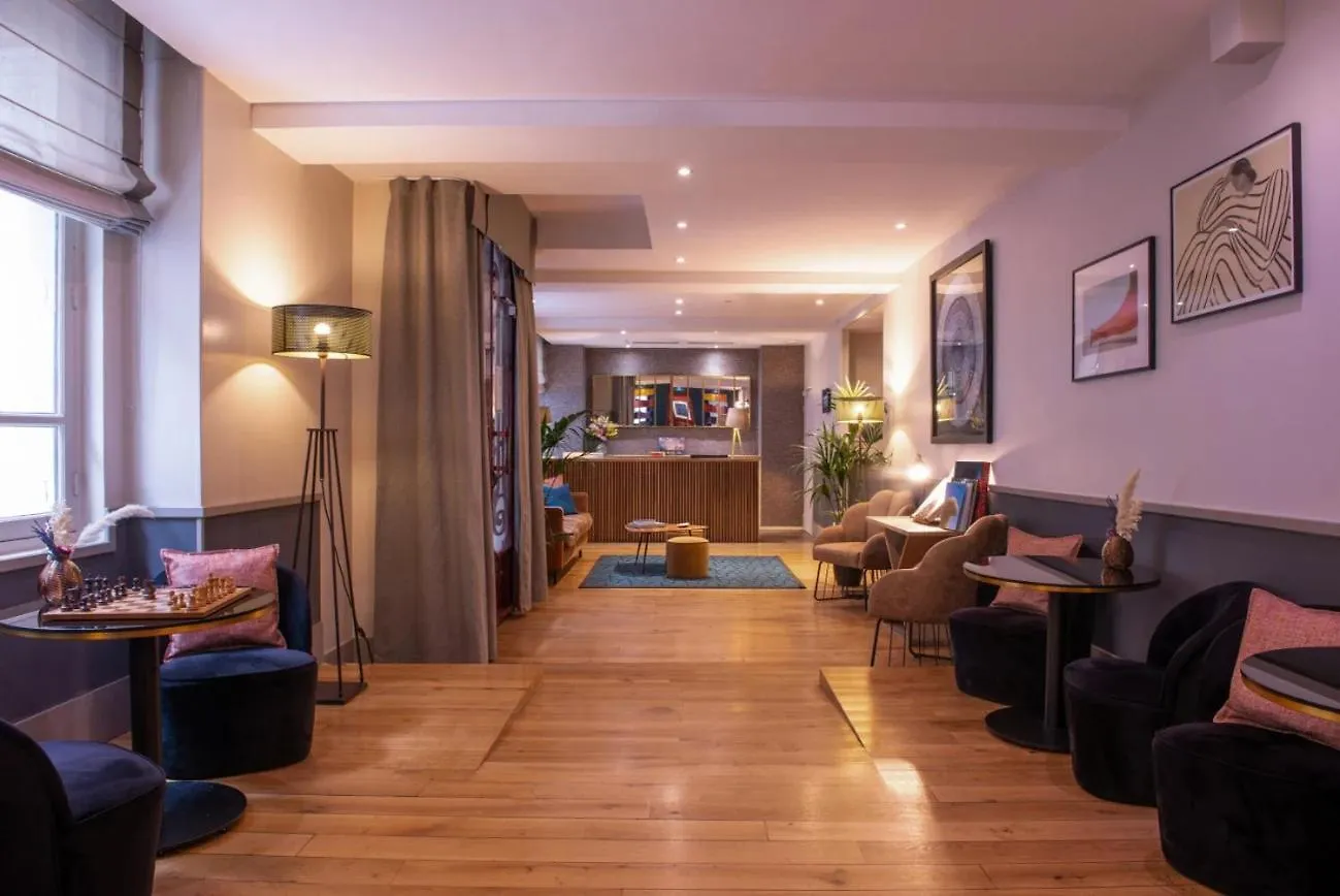 ***  Hotel La Manufacture Párizs Franciaország